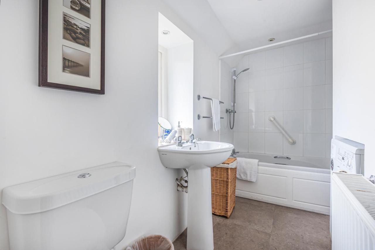 Church Farm Cottage Cheltenham Bagian luar foto